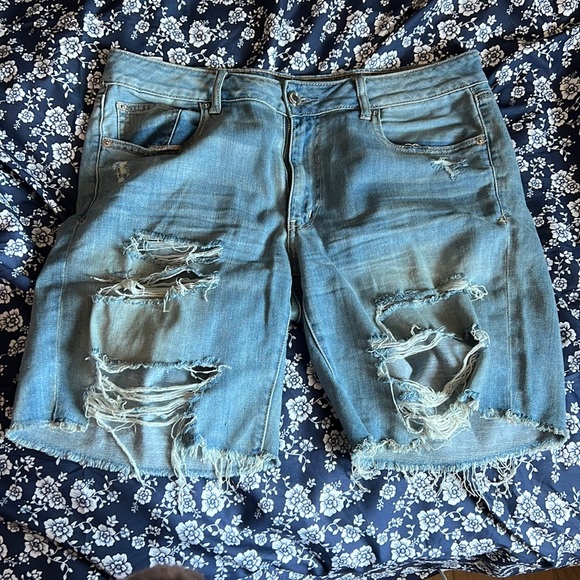 American Eagle Outfitters Pants - American Eagle Tomgirl Bermuda Shorts